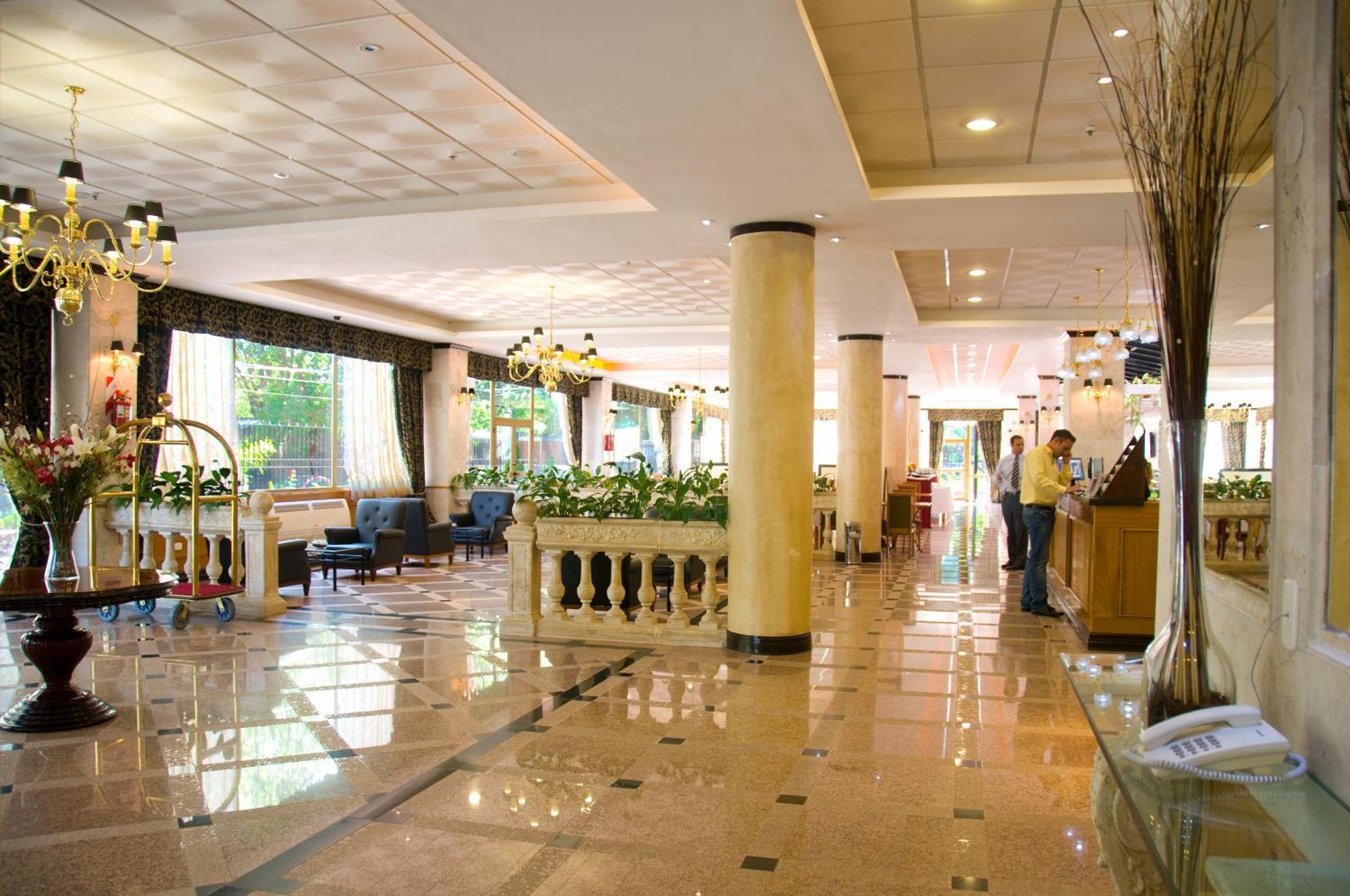 Ramada By Wyndham Buenos Aires Hotel Vicente Lopez Bagian luar foto