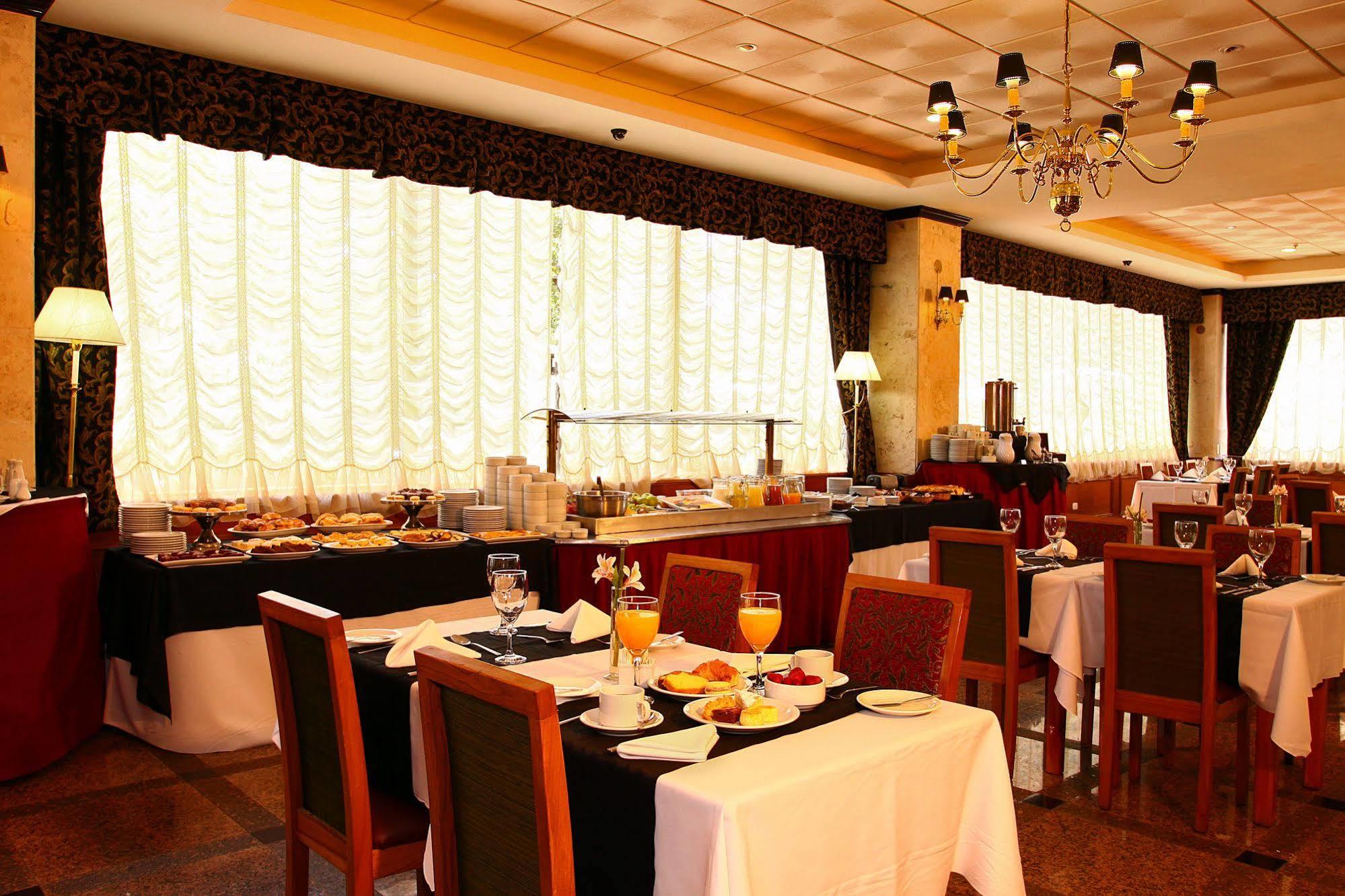 Ramada By Wyndham Buenos Aires Hotel Vicente Lopez Bagian luar foto