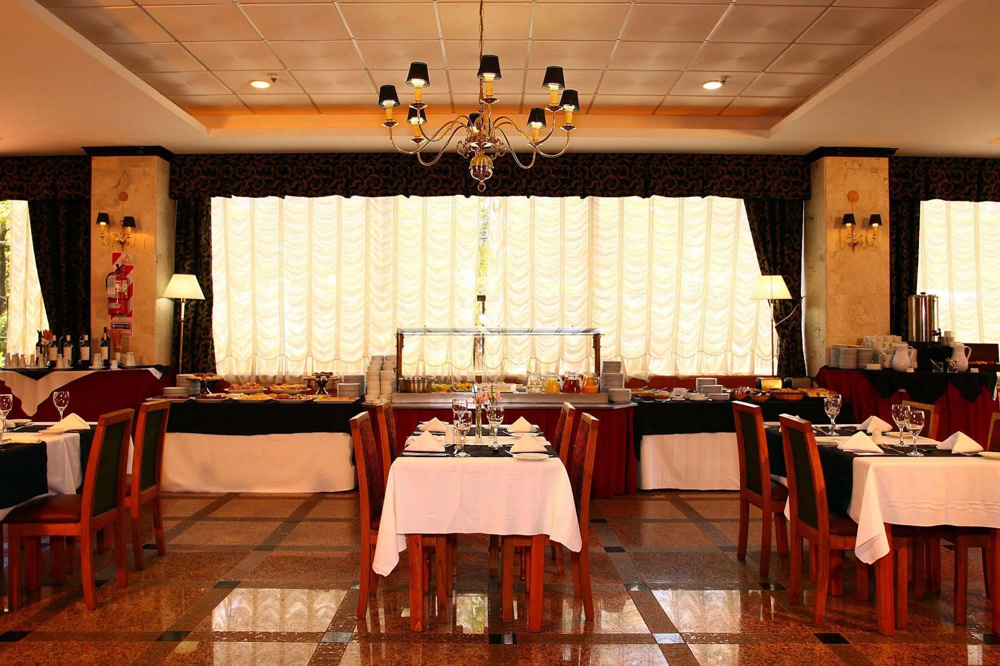Ramada By Wyndham Buenos Aires Hotel Vicente Lopez Bagian luar foto