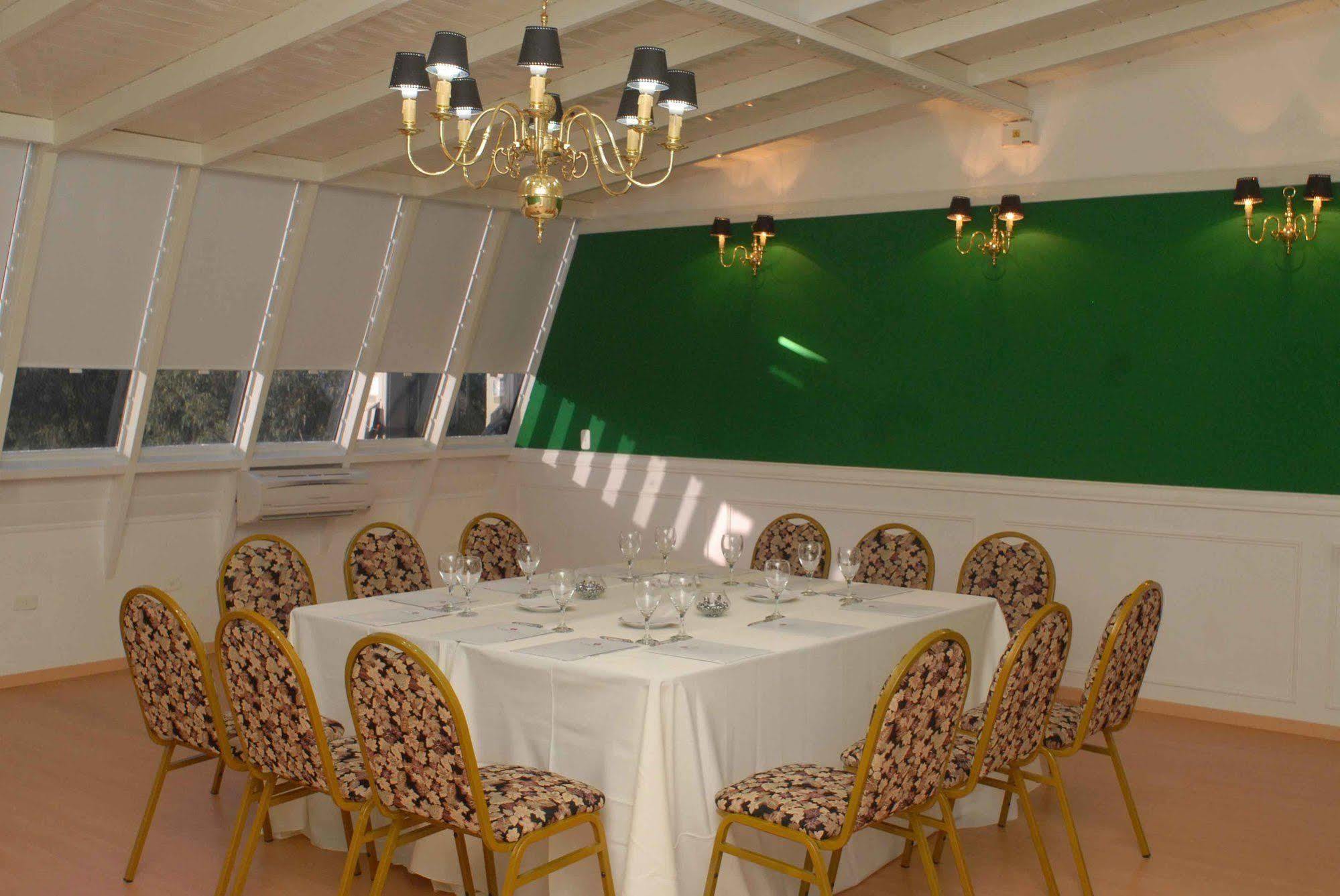 Ramada By Wyndham Buenos Aires Hotel Vicente Lopez Bagian luar foto