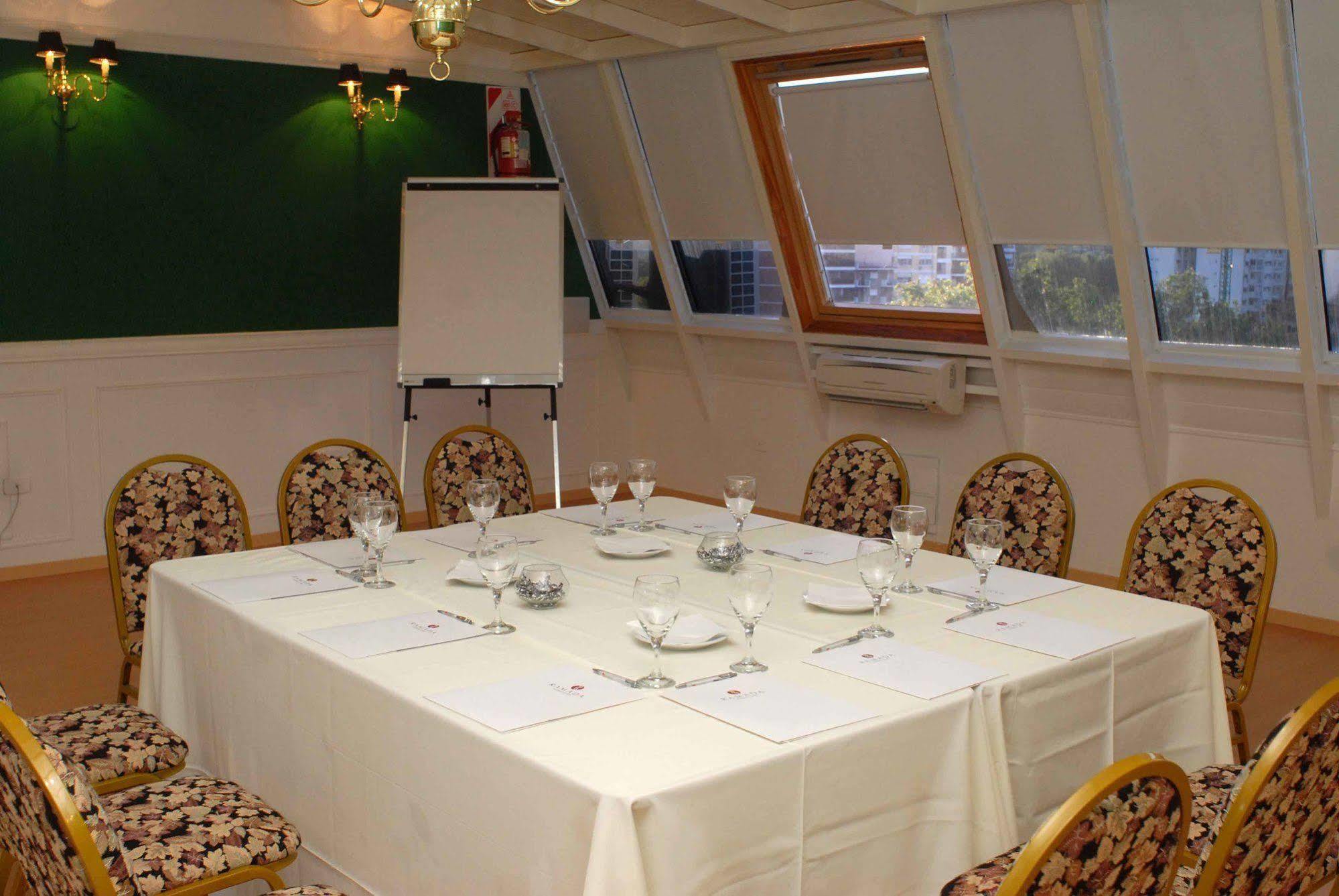 Ramada By Wyndham Buenos Aires Hotel Vicente Lopez Bagian luar foto