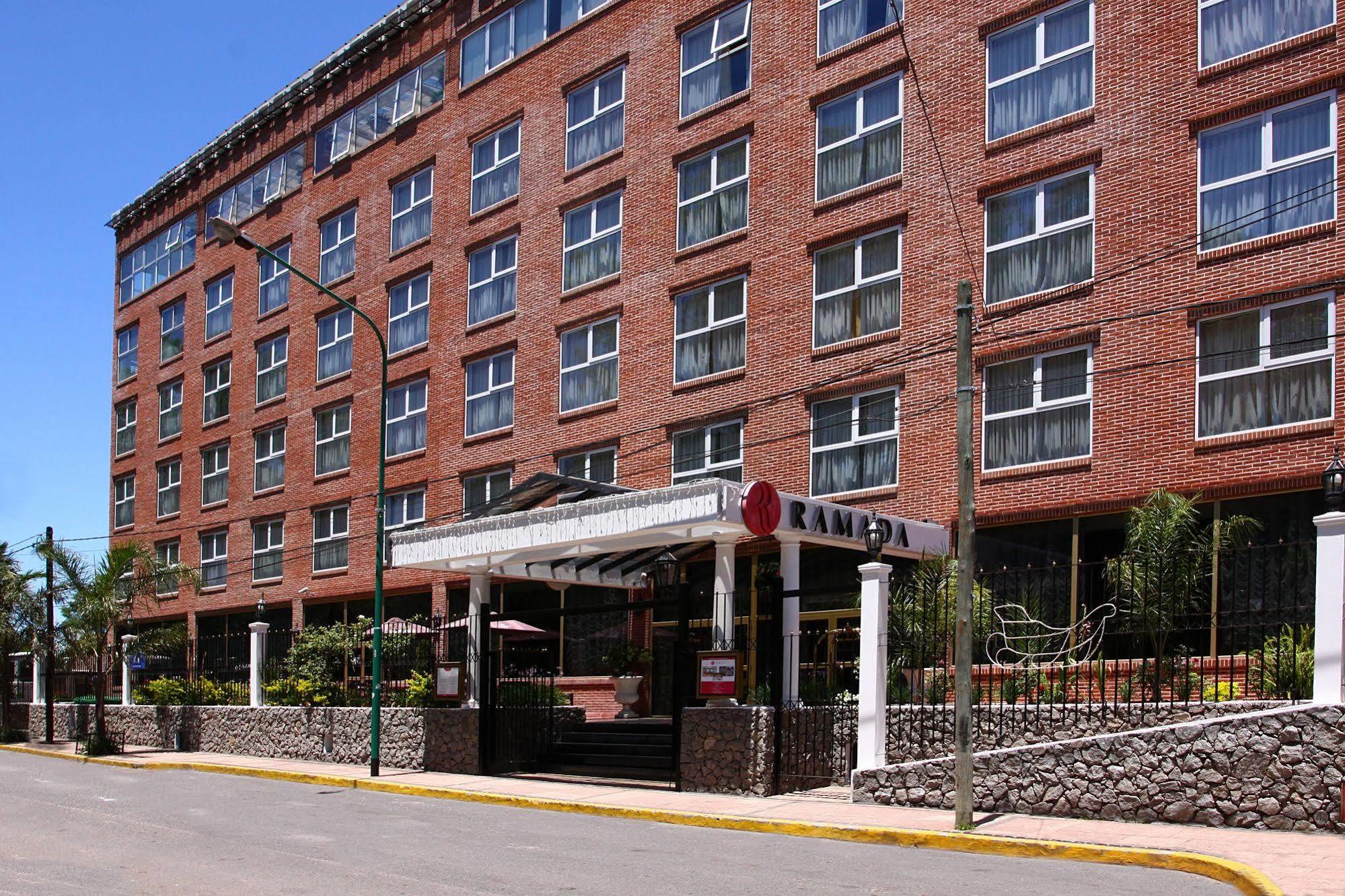 Ramada By Wyndham Buenos Aires Hotel Vicente Lopez Bagian luar foto