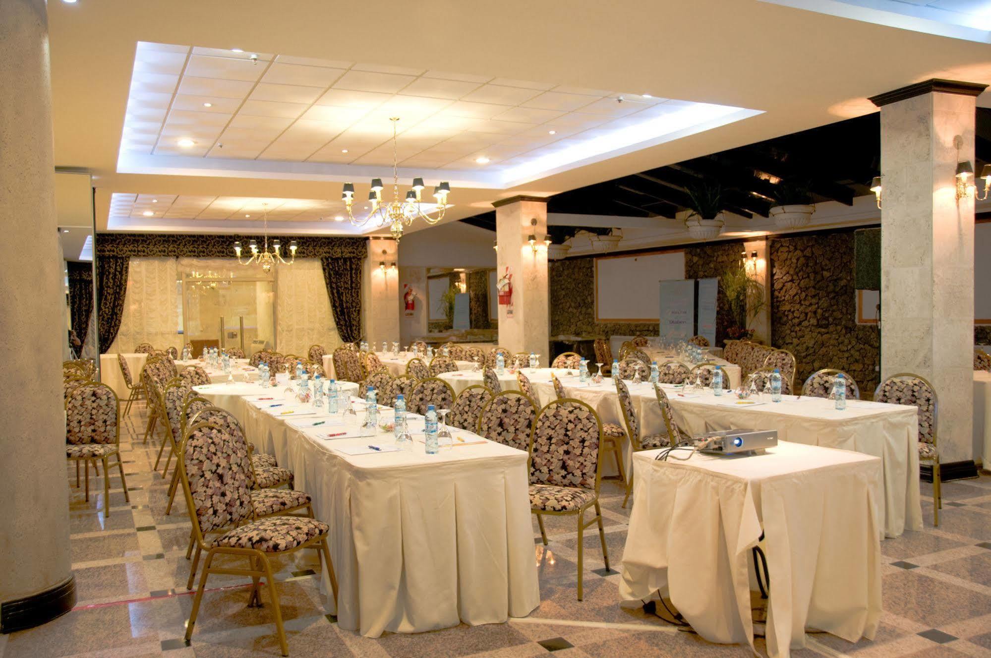 Ramada By Wyndham Buenos Aires Hotel Vicente Lopez Bagian luar foto
